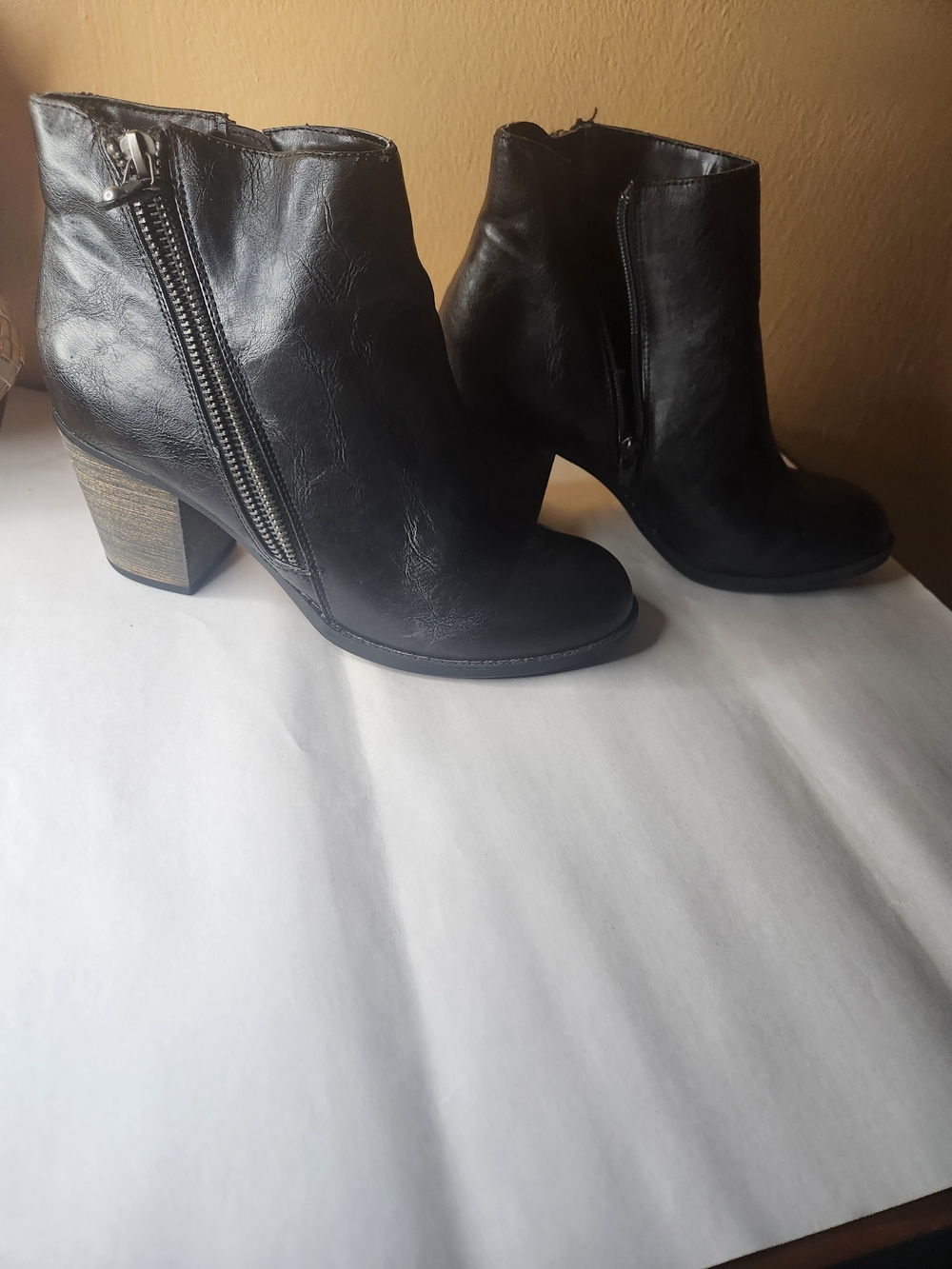 Diba Black Leather Ankle Booties with Side Zip